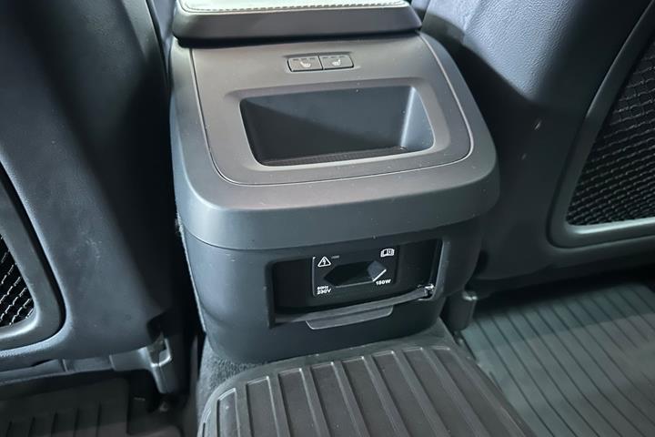 Brun Volvo V90 fra 2017