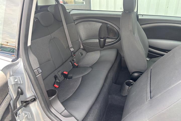 Sølv Mini Clubman Cooper fra 2008