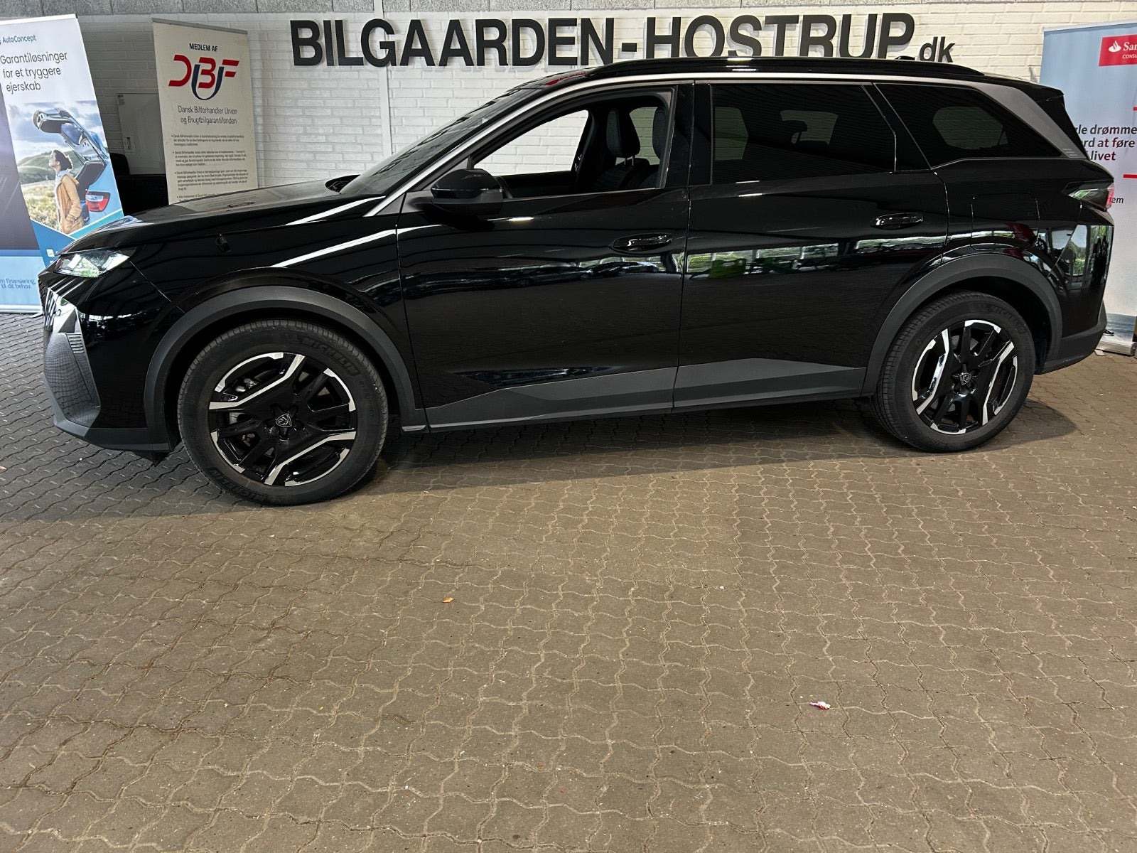 Sort Peugeot e-5008 fra 2025