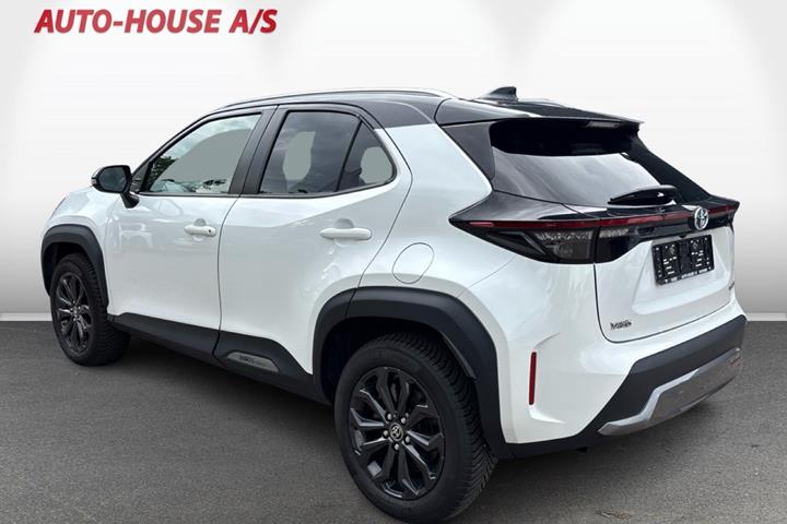 Hvid Toyota Yaris Cross fra 2022