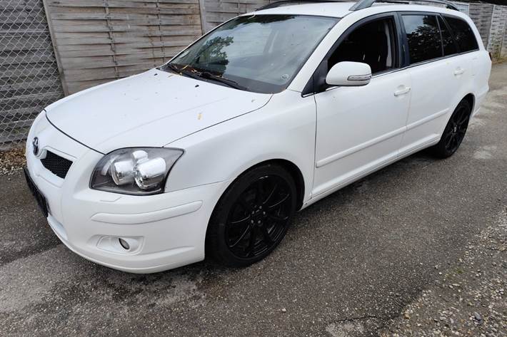 undefined Toyota Avensis fra 2008