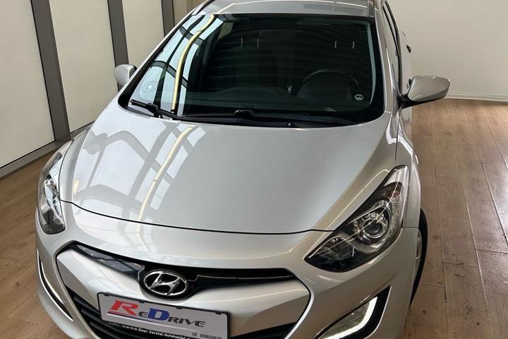 Sølv Hyundai i30 fra 2013