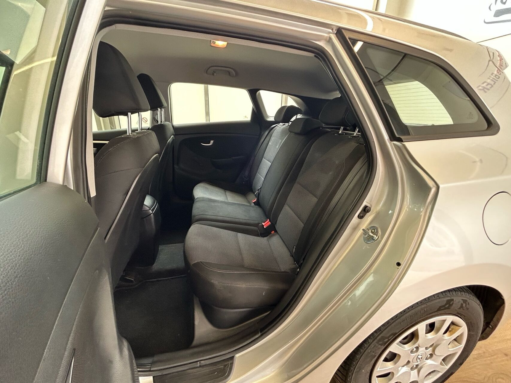 Sølv Hyundai i30 fra 2013