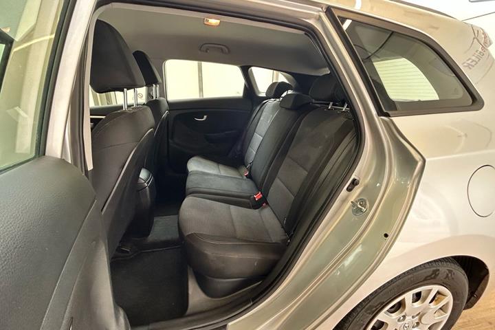 Sølv Hyundai i30 fra 2013