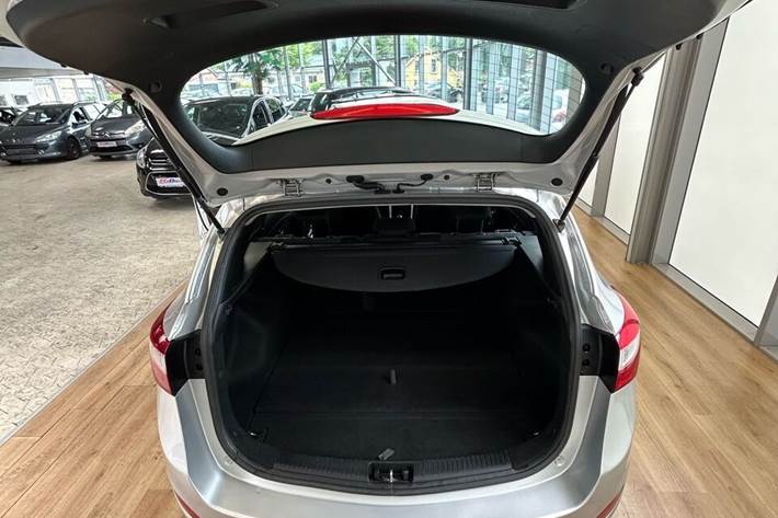 Sølv Hyundai i30 fra 2013