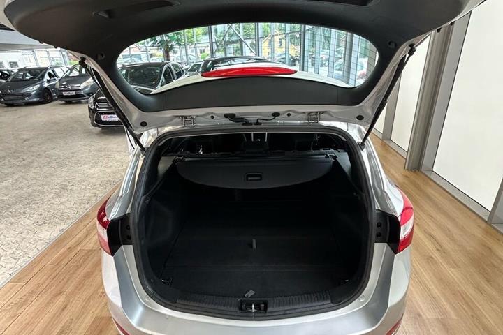 Sølv Hyundai i30 fra 2013