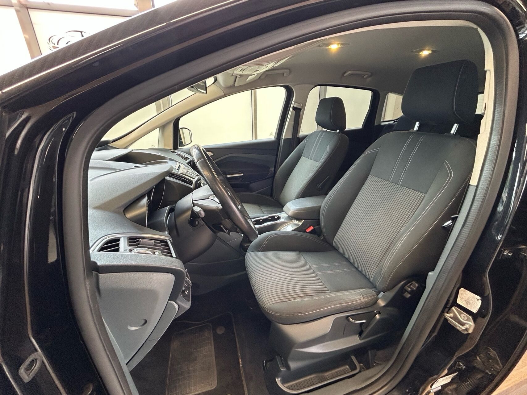 Sort Ford C-MAX fra 2012
