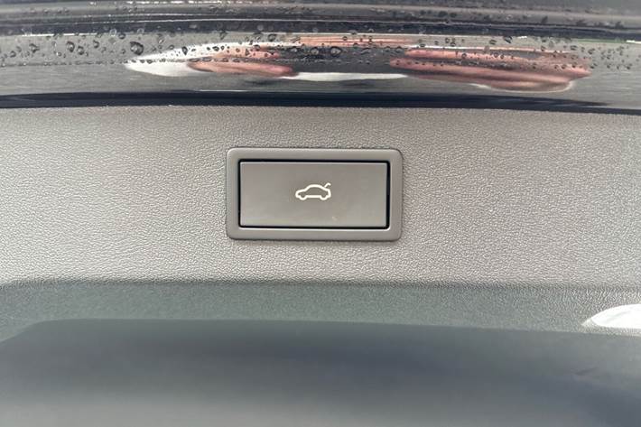 Sort Skoda Enyaq fra 2025