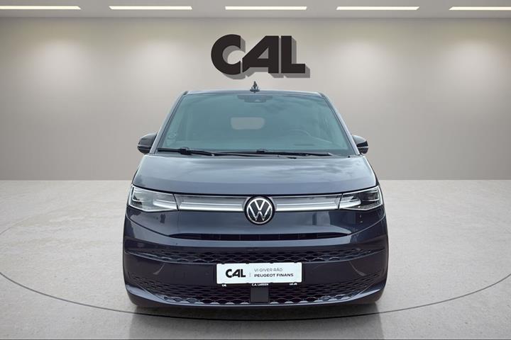 Blå VW Multivan fra 2022