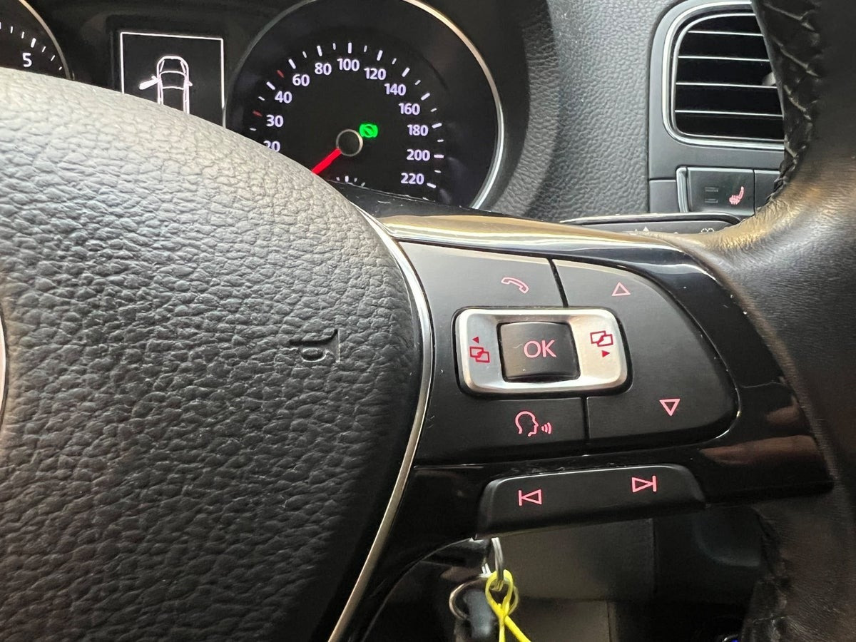 Hvid VW Polo fra 2016