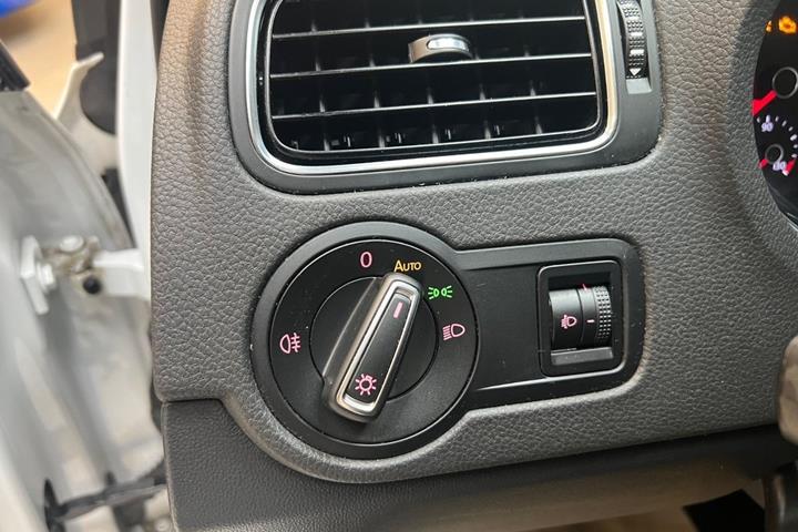 Hvid VW Polo fra 2016