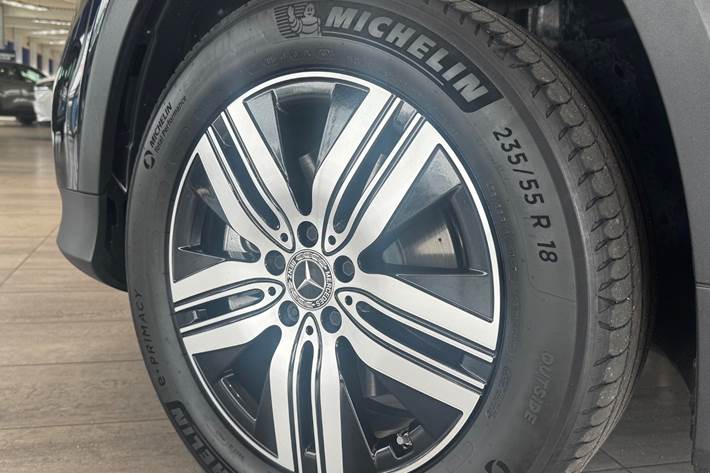 Sort Mercedes EQB250+ fra 2025