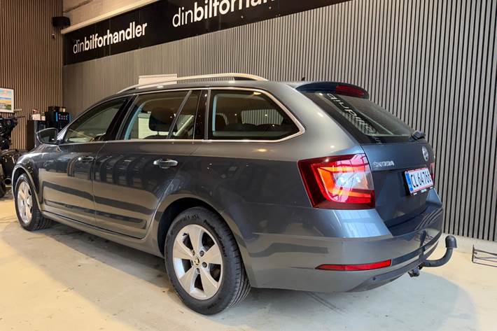 Grøn Skoda Octavia fra 2020