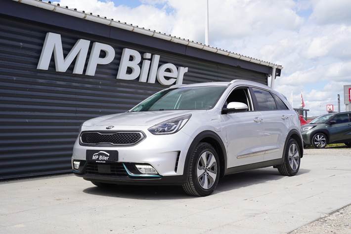 Sølv Kia Niro fra 2019 set udefra