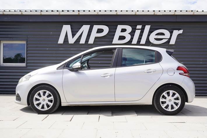 Sølv Peugeot 208 fra 2015