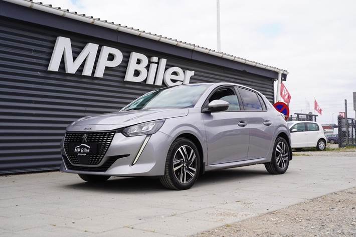 Grå Peugeot 208 fra 2020 set udefra