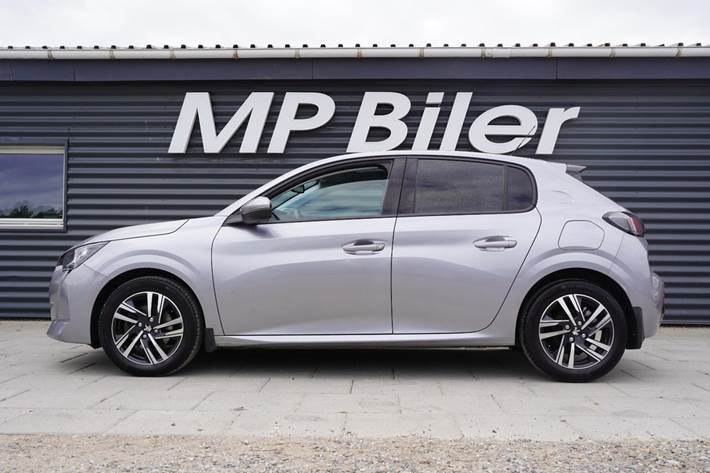 Grå Peugeot 208 fra 2020