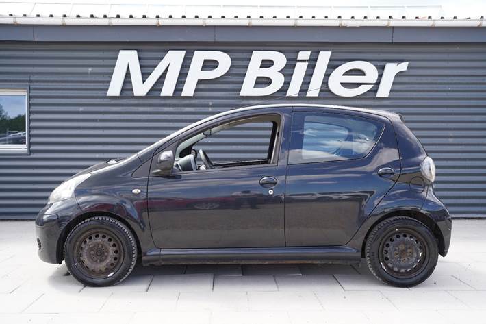 Sort Toyota Aygo fra 2010