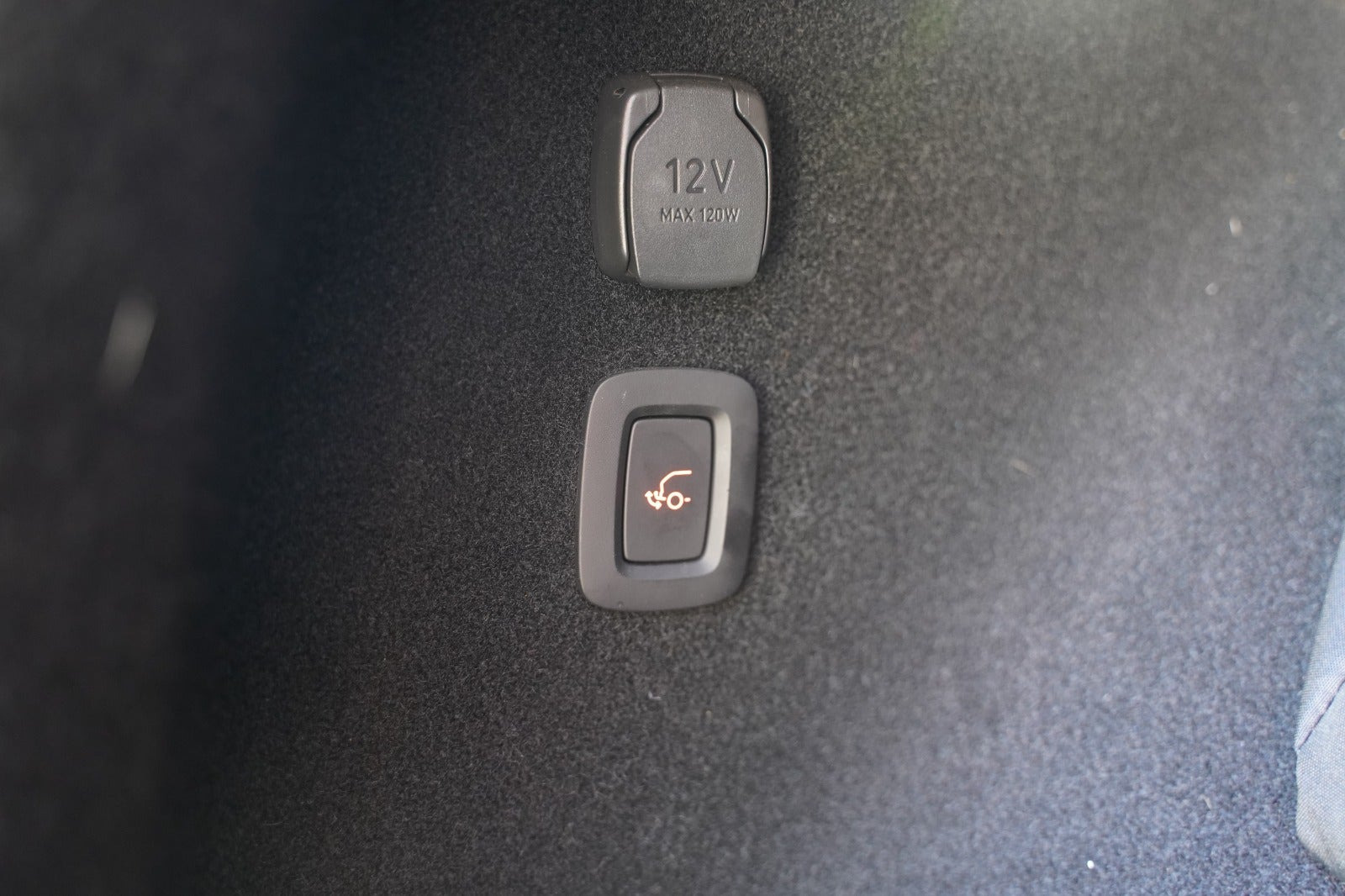 Sort Volvo EX30 fra 2025