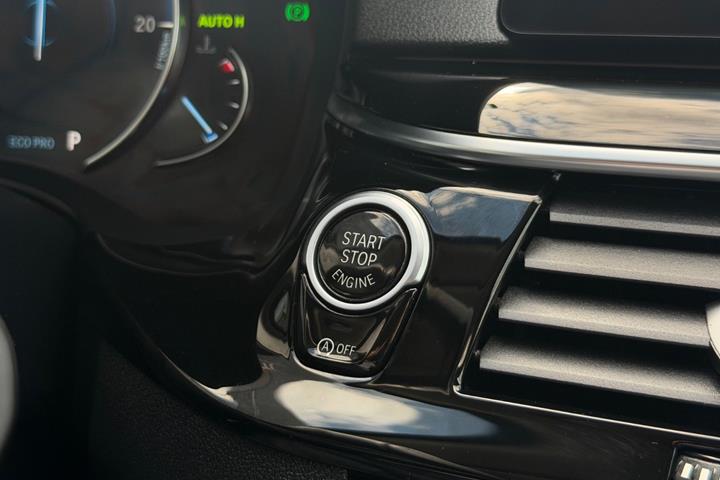Grå BMW 520d fra 2018