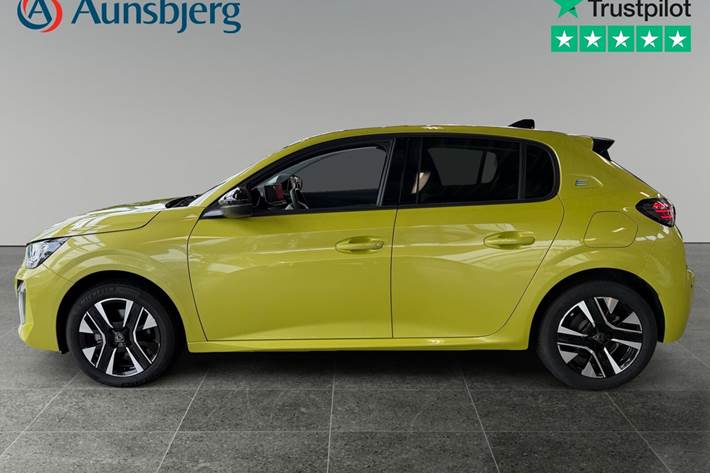 Gul Peugeot e-208 fra 2024
