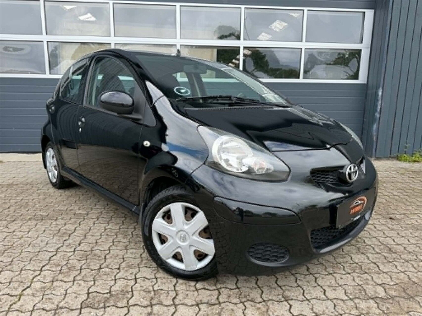 Sort Toyota Aygo fra 2009