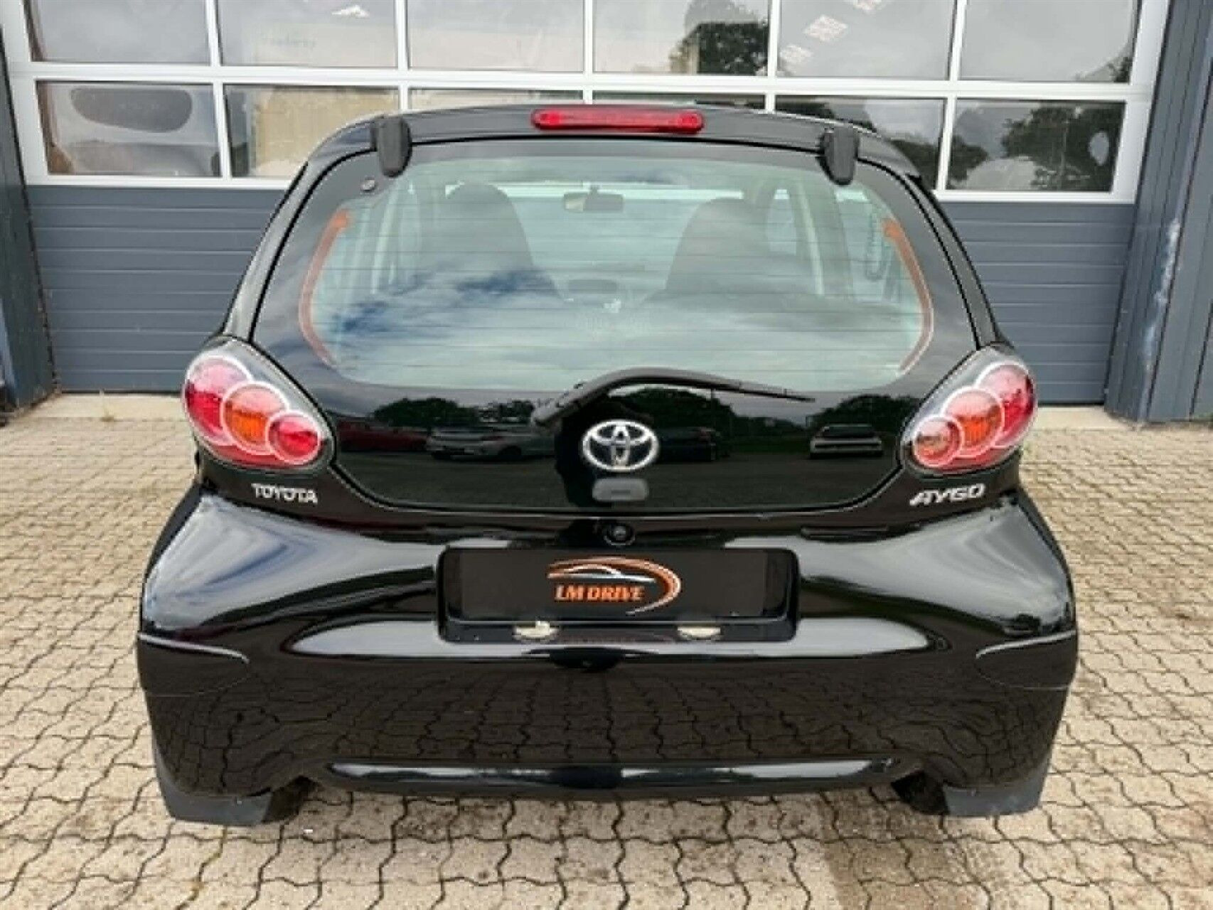 Sort Toyota Aygo fra 2009