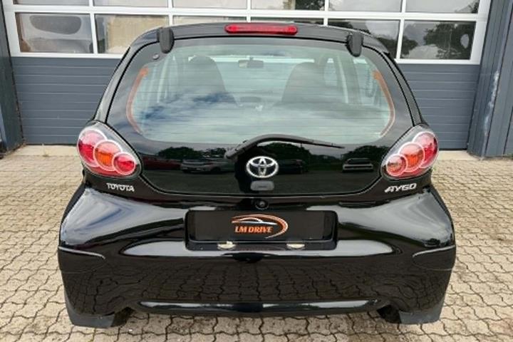 Sort Toyota Aygo fra 2009