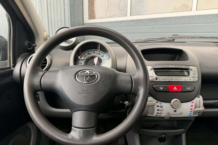 Sort Toyota Aygo fra 2009