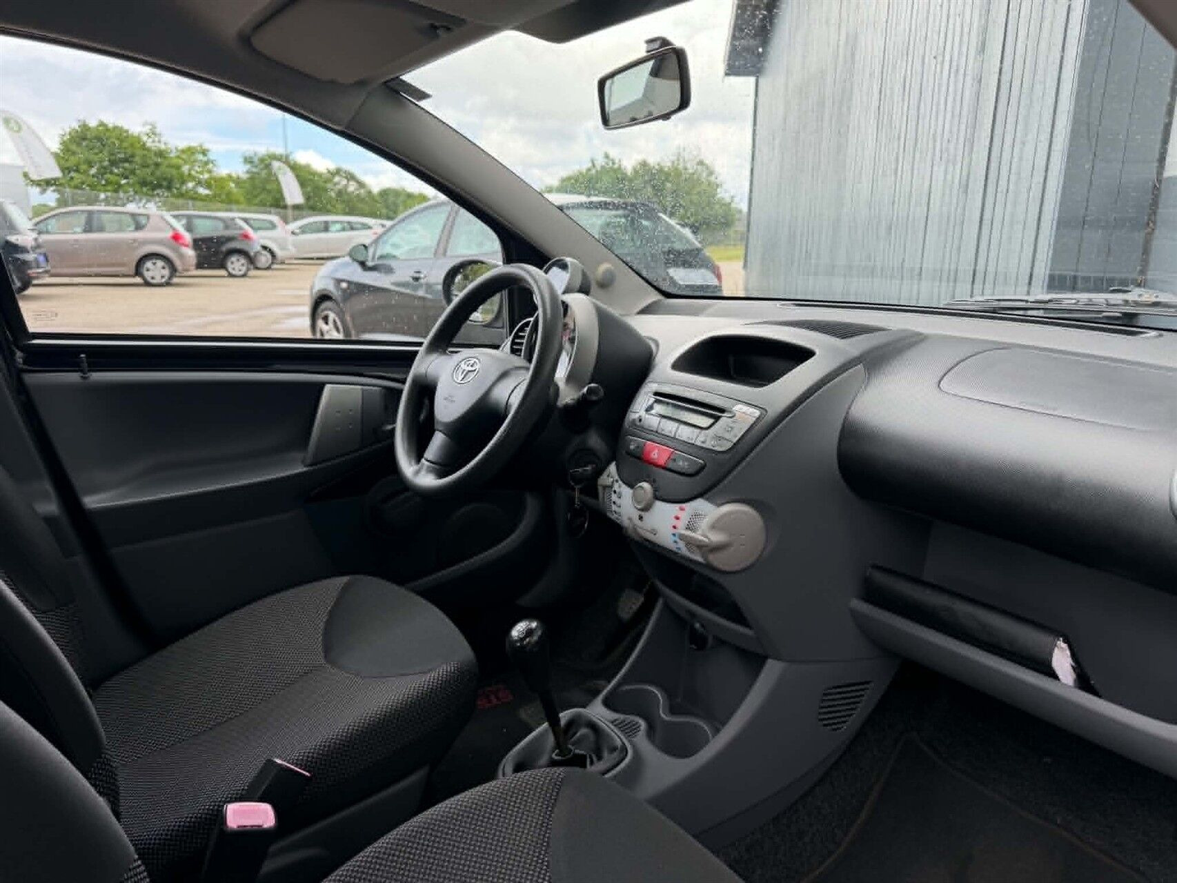 Sort Toyota Aygo fra 2009