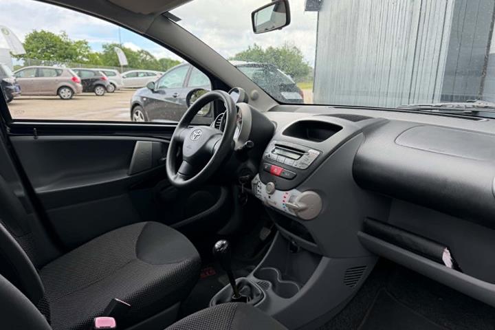 Sort Toyota Aygo fra 2009