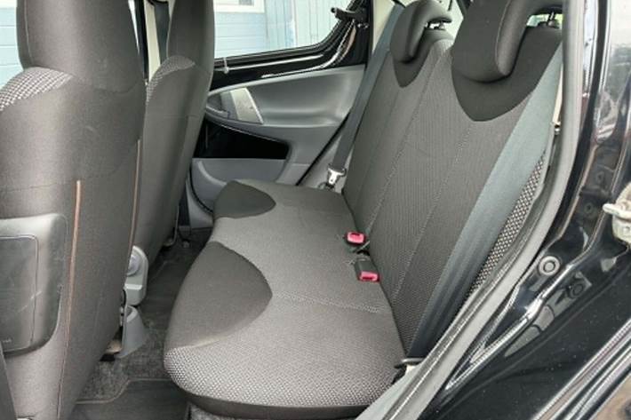 Sort Toyota Aygo fra 2009