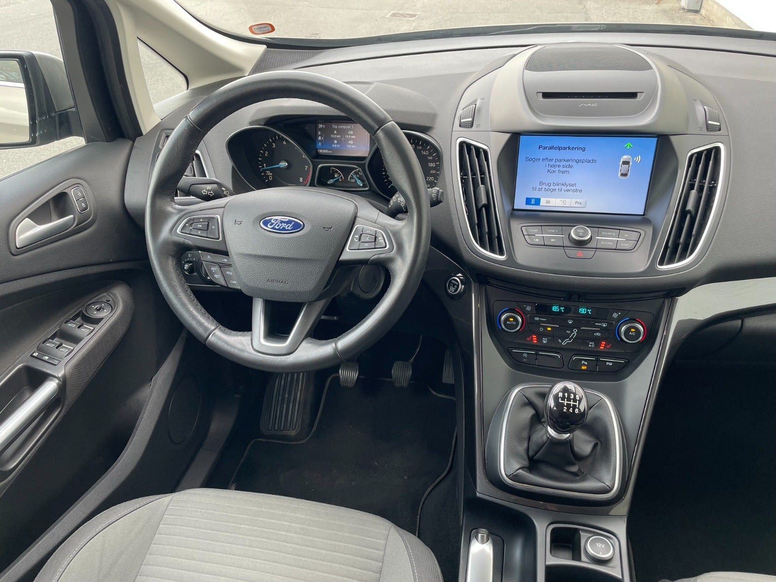 Gul Ford C-MAX fra 2017