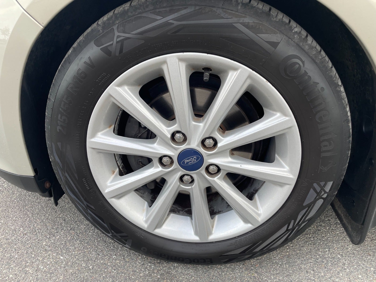 Gul Ford C-MAX fra 2017