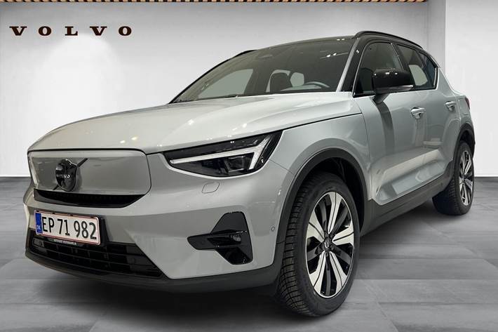 Grå Volvo EX40 fra 2026 set udefra