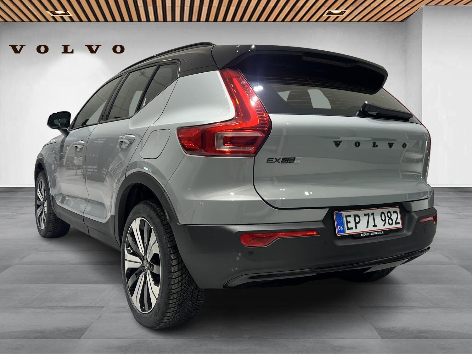 Grå Volvo EX40 fra 2026