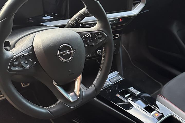 Sort Opel Mokka fra 2023