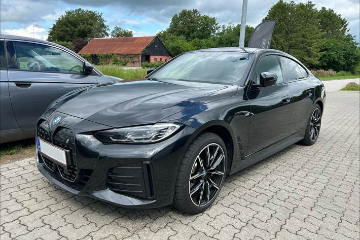Sort BMW i4 fra 2023