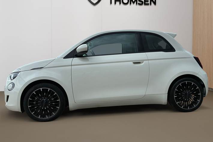 Hvid Fiat 500e fra 2022