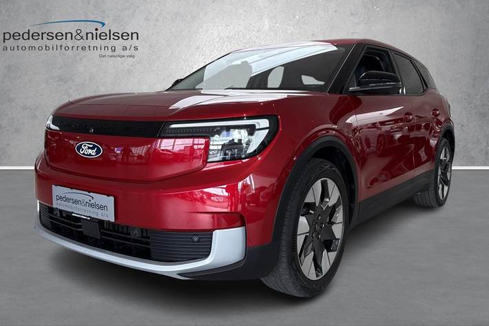 Rød Ford Explorer fra 2024 set udefra