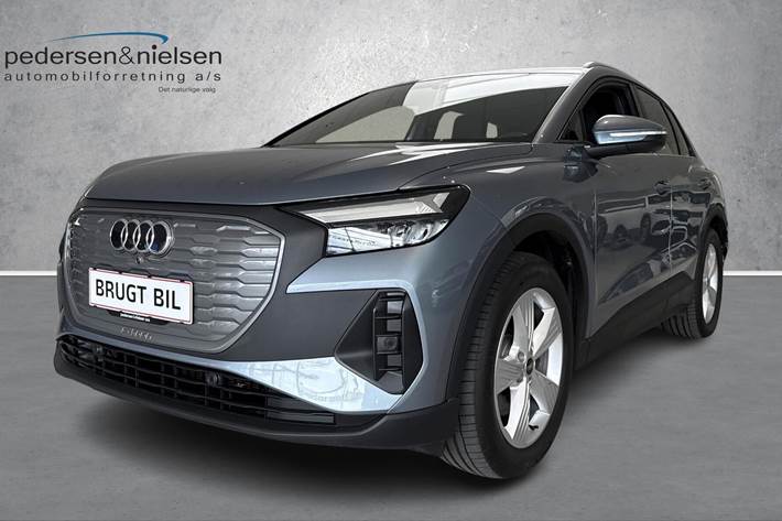 Blå Audi Q4 fra 2024