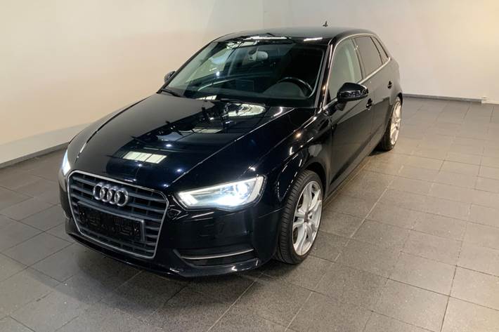 Sort Audi A3 fra 2015 set udefra