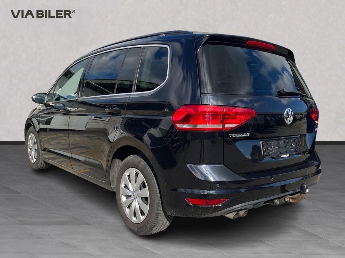 Sort VW Touran fra 2017