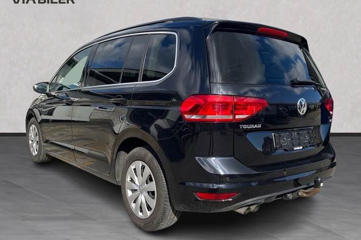 Sort VW Touran fra 2017