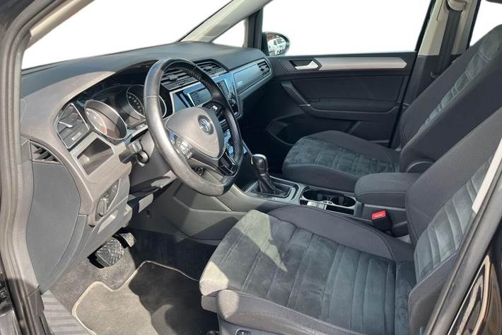 Sort VW Touran fra 2017
