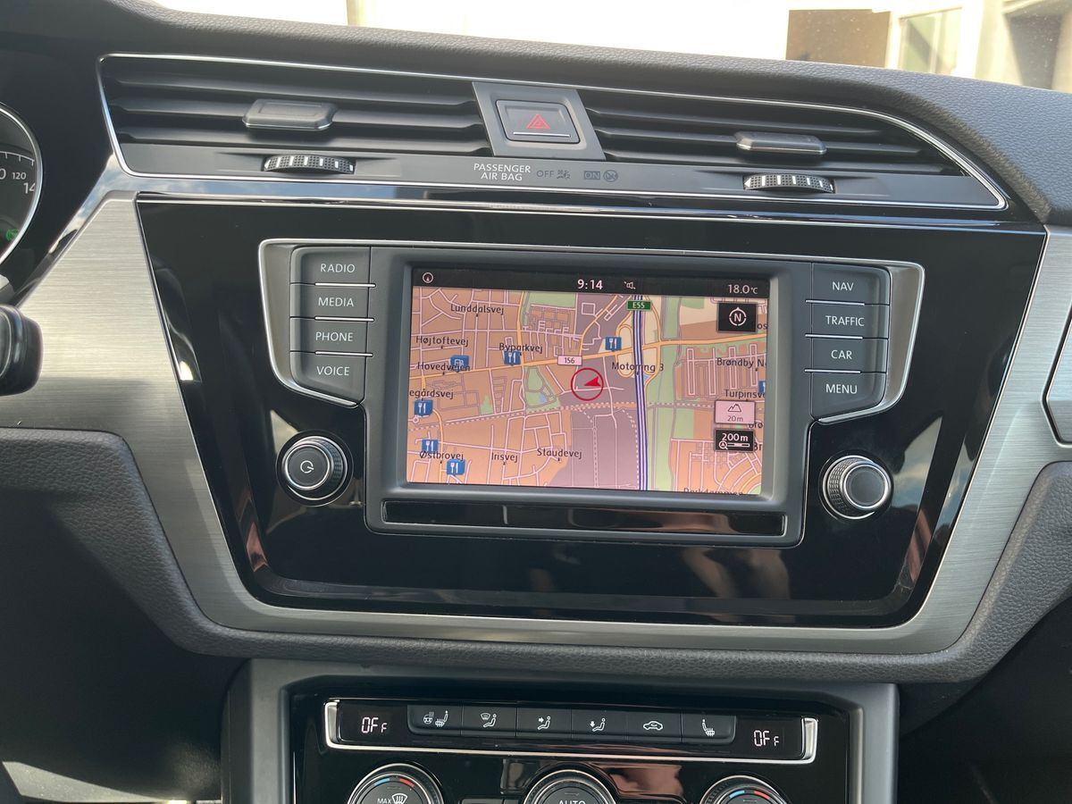 Sort VW Touran fra 2017