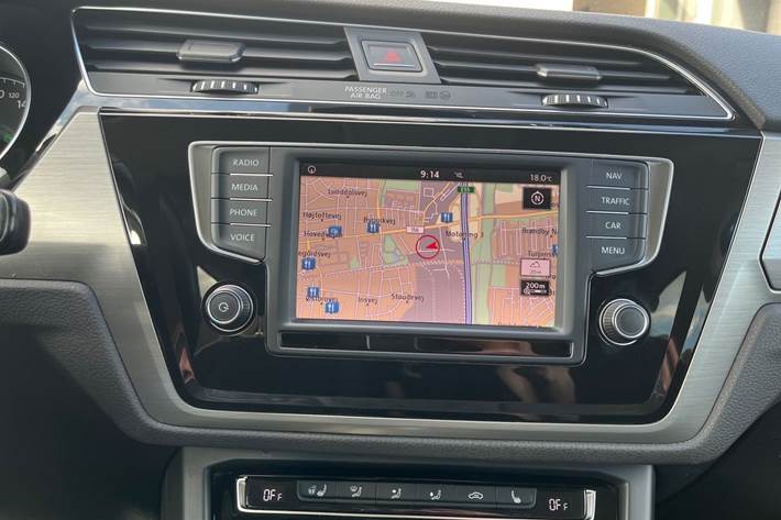 Sort VW Touran fra 2017
