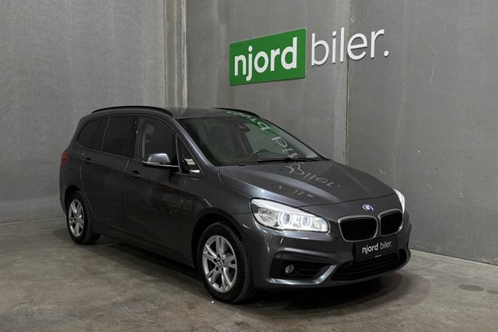 Grå BMW 218i fra 2016