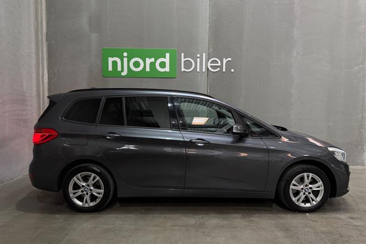 Grå BMW 218i fra 2016