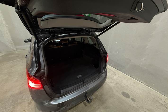 Grå BMW 218i fra 2016